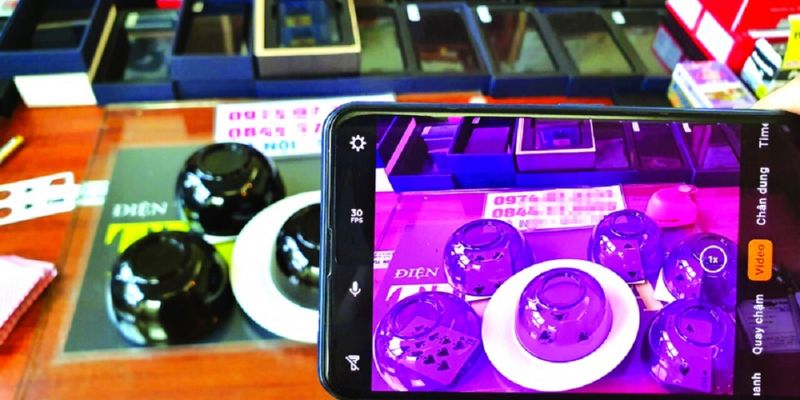 Dụng cụ xóc đĩa Tìm hiểu về dụng cụ xóc đĩa và vai trò trong trò chơi